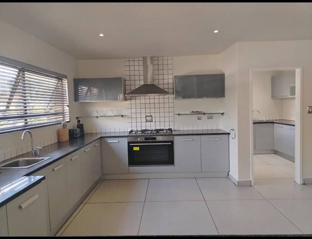 4 BEDROOM PROPERTY TO RENT IN SANDOWN